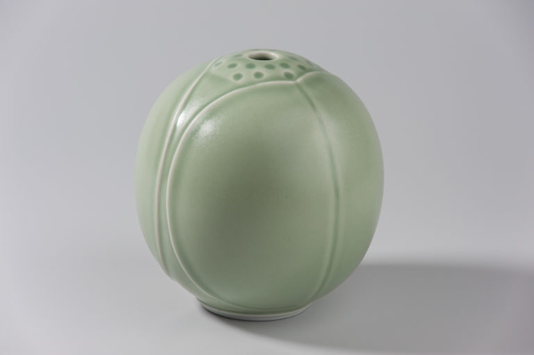 Boule coleoptere celadon xavier duroselle porcelaines